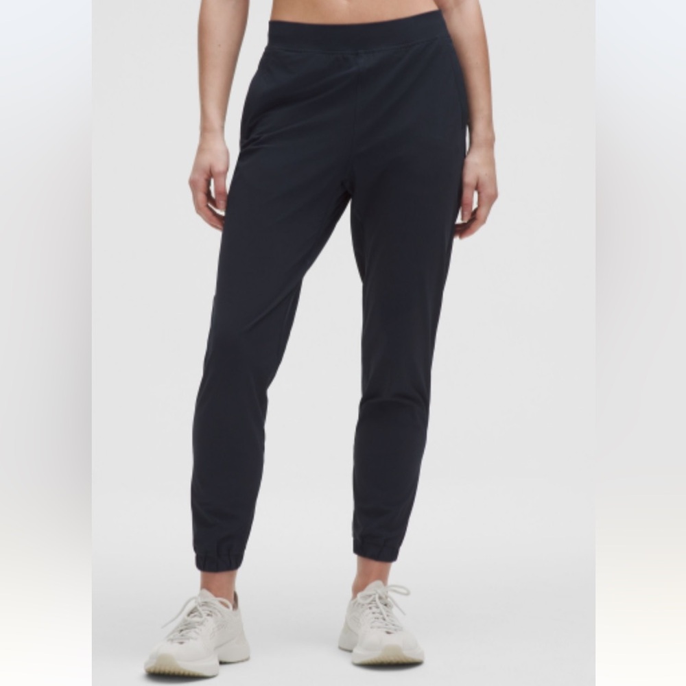 Lululemon adapted state high rise jogger, women’s size 8, 28” inseam